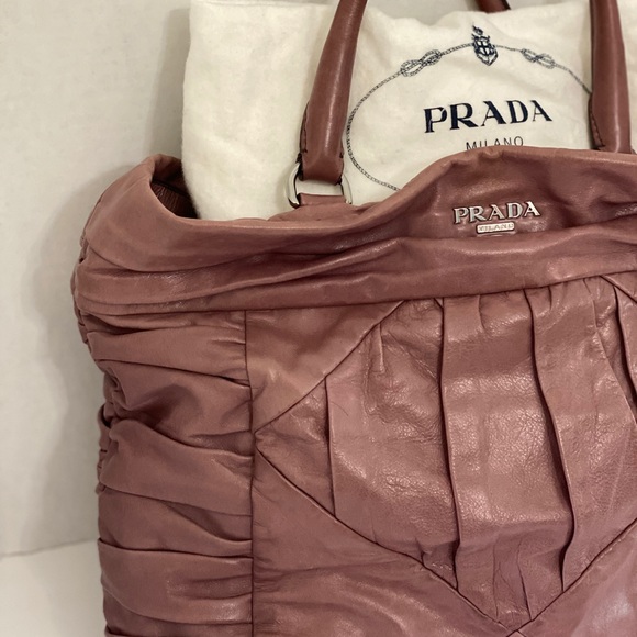 🚫SOLD🚫Authentic $1850 Prada Royal Calf  Tote - Picture 5 of 9